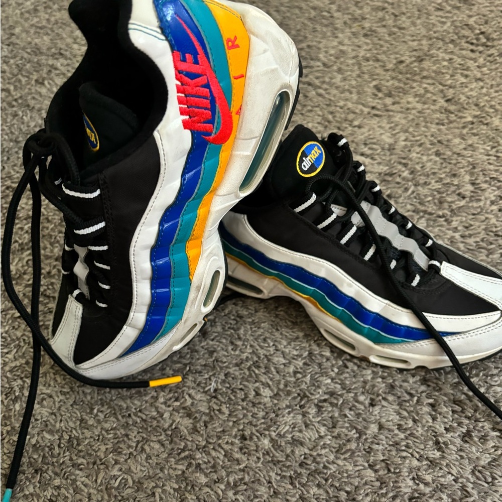 Nike Air Max 95 Premium Windbreakers White Sneakers Athletic Shoes Size 8